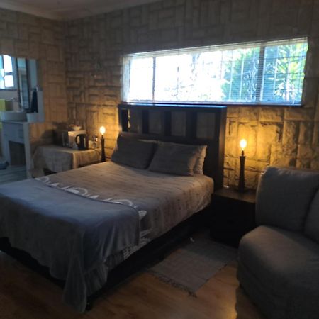 Meadows Guesthouse Germiston Bagian luar foto