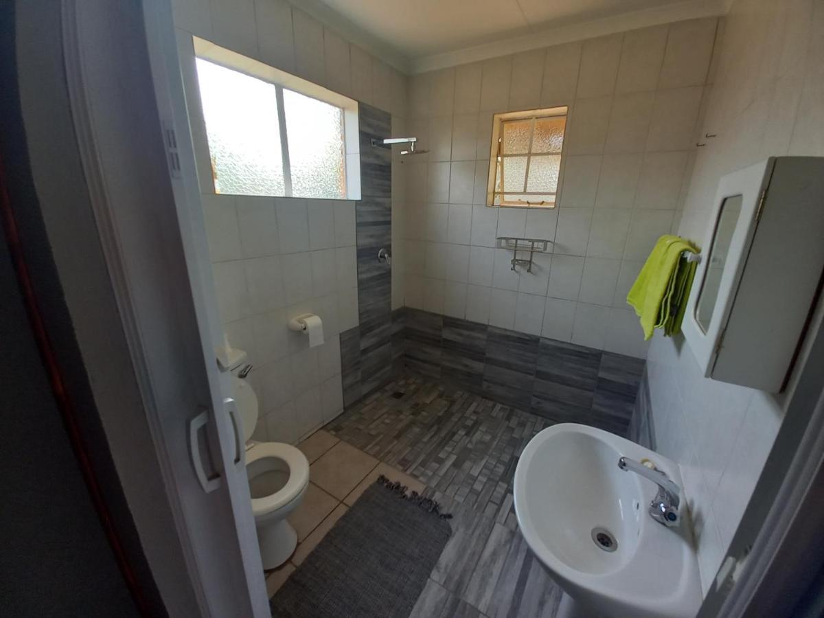 Meadows Guesthouse Germiston Bagian luar foto