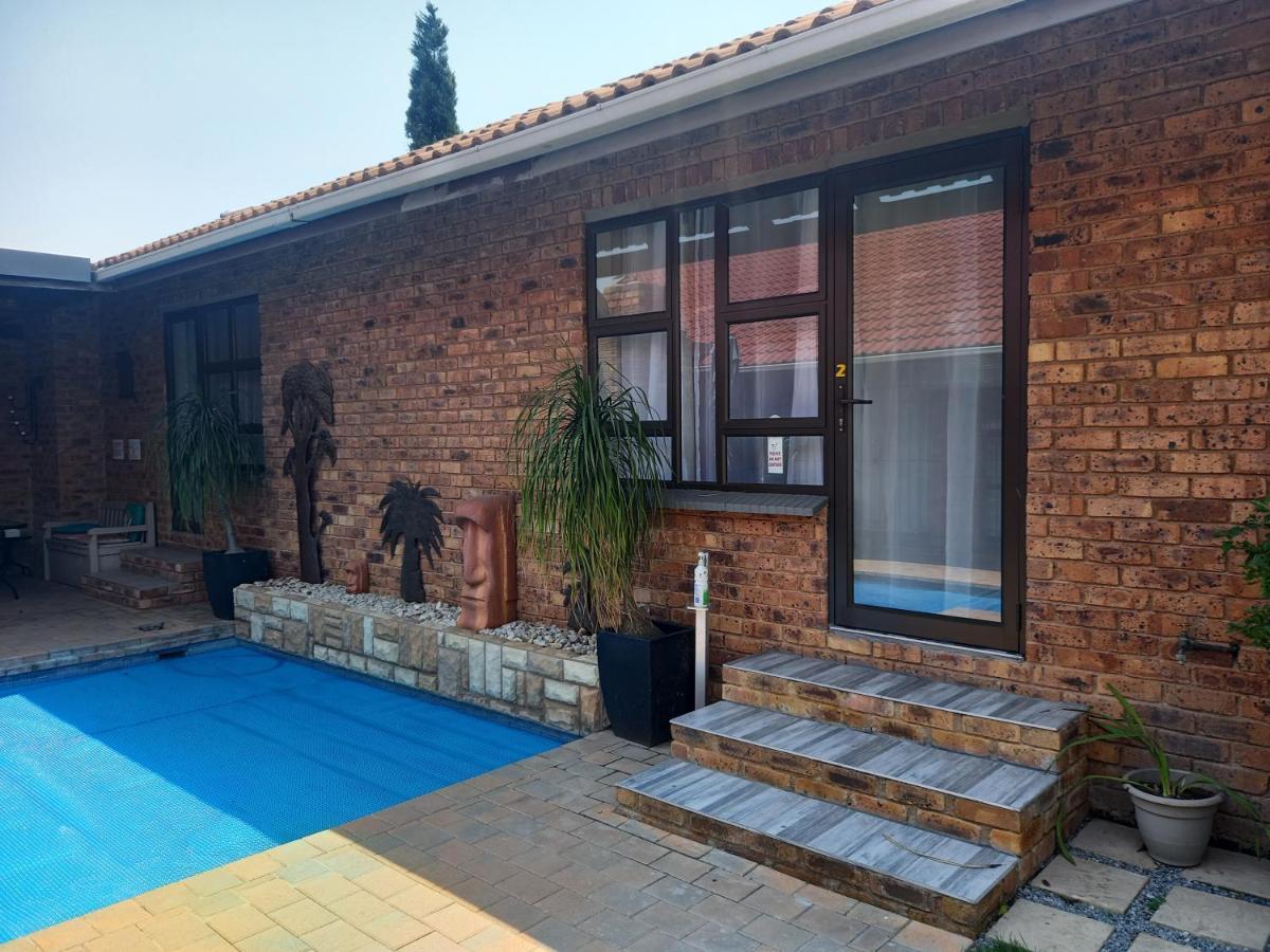 Meadows Guesthouse Germiston Bagian luar foto
