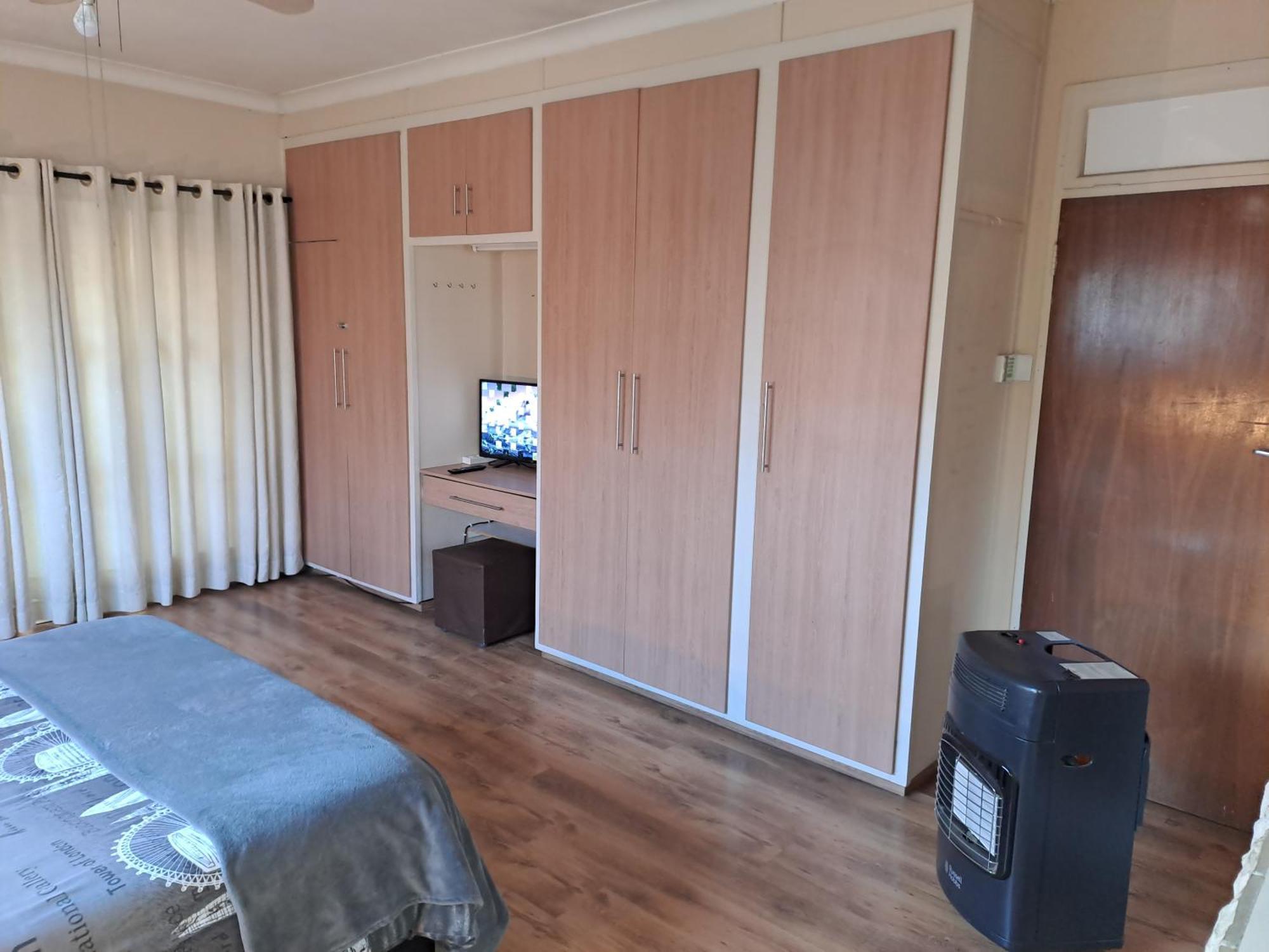Meadows Guesthouse Germiston Ruang foto